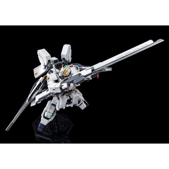 「MG 1/100 ガンダムTR-1［ヘイズル・アウスラ］」8,800円（税込）（C）創通・サンライズ