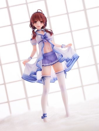 「冴えない彼女の育てかた♭ 波島出海 ～ランジェリーver.～ 1/7スケールフィギュア」15,278円（税込）（C）2017 丸戸史明・深崎暮人・KADOKAWA ファンタジア文庫刊／冴えない♭な製作委員会