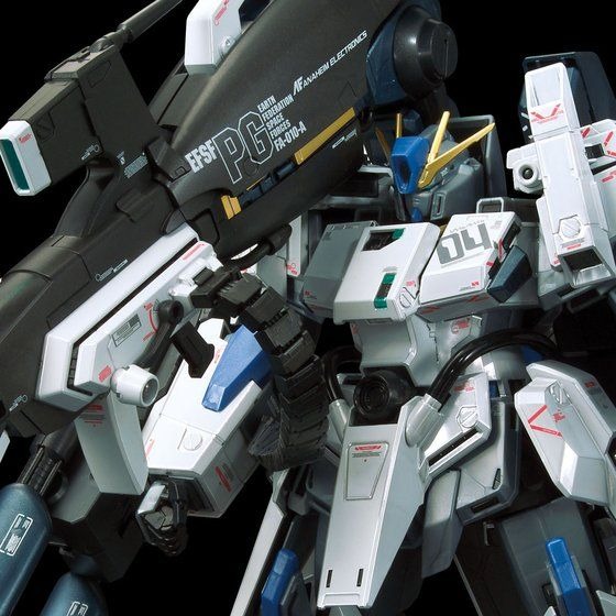 「MG 1/100 ガンダムベース限定 FAZZ Ver.Ka［チタニウムフィニッシュ］」24,200円（税込）（C）創通・サンライズ