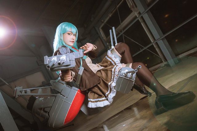 コスプレ 艦これ の 鈴谷改二 を女子高生レイヤー Kapi が再現 撮り下ろしで いっくよー 写真14枚 2枚目の写真 画像 アニメ アニメ
