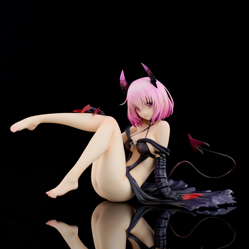 「To LOVEる-とらぶる-ダークネス モモ・ベリア・デビルーク ダークネスver. 1/6」15,000円（税別）（C） 矢吹健太朗・長谷見沙貴／集英社・とらぶるダークネス製作委員会