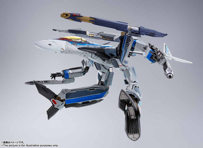 「DX超合金 初回限定版 VF-31AX カイロスプラス（ハヤテ・インメルマン機）」23,000円（税別）（C）創通・サンライズ