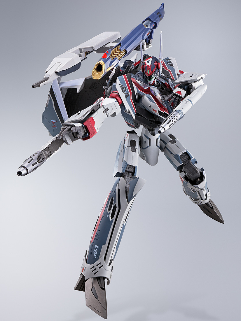 「DX超合金 劇場版 VF-31AX カイロスプラス（ミラージュ・ファリーナ・ジーナス機）」23,000円（税別）（C）2021 BIGWEST