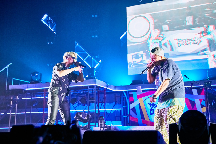 「ヒプノシスマイク -Division Rap Battle-8th LIVE 《CONNECT THE LINE》」ヨコハマ・ディビジョン“MAD TRIGGER CREW”公演DAY2オフィシャル写真 Photo by: 粂井健太（C）King Record Co., Ltd. All rights reserved.