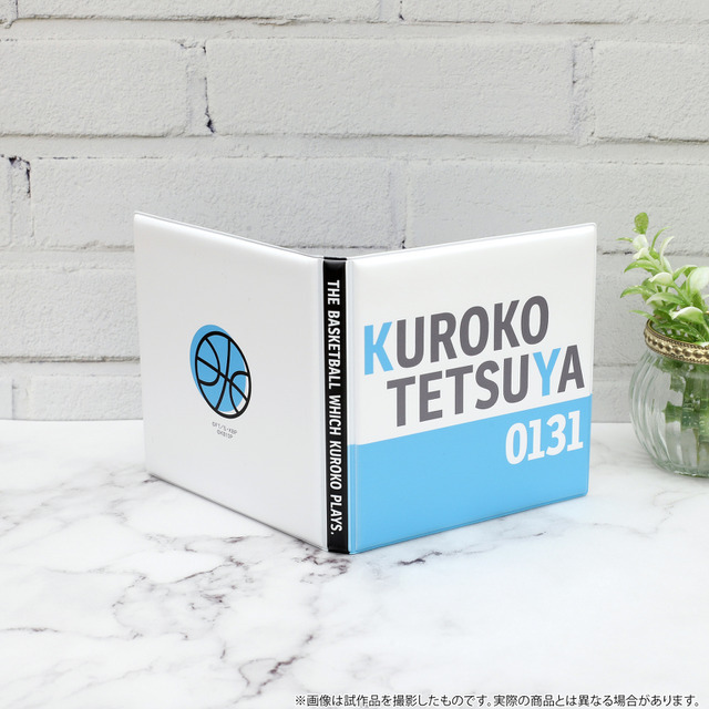 「黒子セット（缶バッジ／アクリルカード／ケース）」（C）藤巻忠俊／集英社・黒子のバスケ製作委員会（C）「黒子のバスケ」アニメ10周年プロジェクト