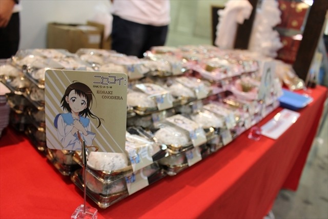 「まどマギ」も「〈物語〉」シリーズも、みんなケーキになったAnimeJapan 2015のあにしゅがブース