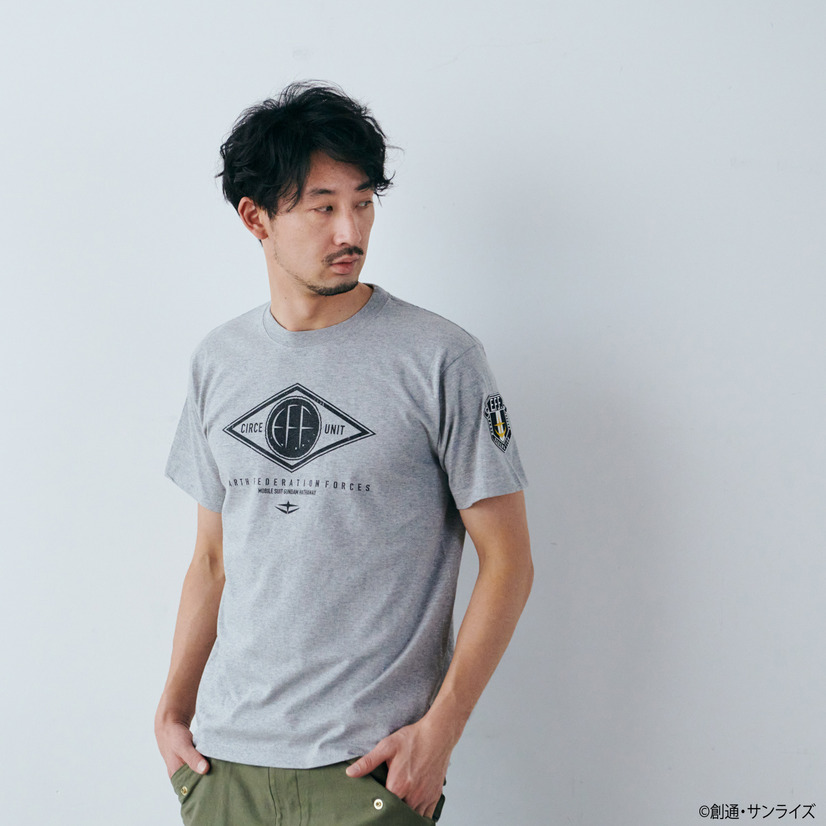 STRICT-G.ARMS『機動戦士ガンダム 閃光のハサウェイ』ワッペン付きTシャツ E.F.F 着用イメージ（C）創通・サンライズ