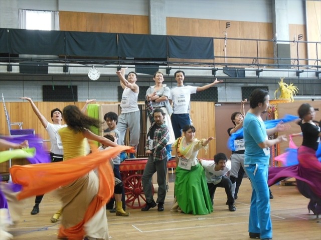 ミュージカル「アラジン」公開稽古は仕上がり順調、5月24日開幕