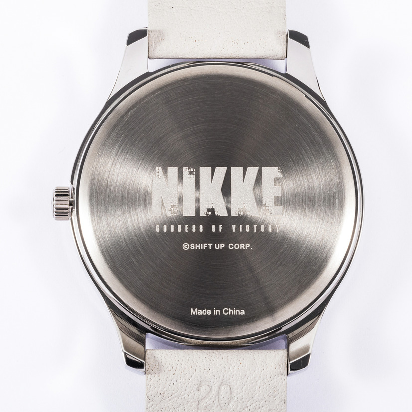 「『勝利の⼥神︓NIKKE』コラボレーション腕時計　アリスモデル」24,750円（税込）（C）SHIFT UP CORP.