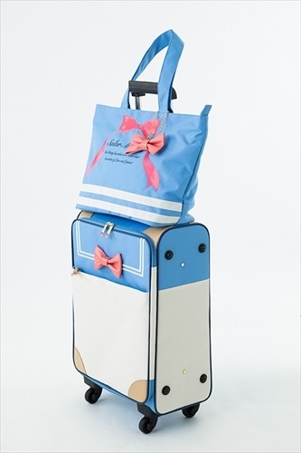 旅行にも便利　「美少女戦士セーラームーン」かわいいトローリーバッグ発売