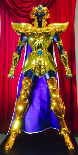 「聖闘士星矢」30周年記念展に黄金聖闘士の等身大立像が集結
