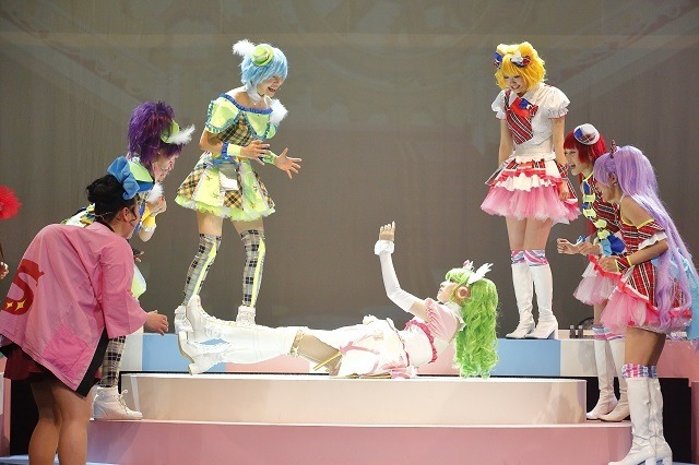 終わりのセラフ The Musical 人間vs吸血鬼 殺陣と歌とで世界観が迫力感満載 5枚目の写真 画像 アニメ アニメ