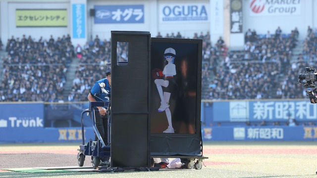 VTuber・星街すいせいがファーストピッチで剛速球!? 「まさに彗星の様な投球」「球速速すぎて顎外れたw」とファンは大歓喜！