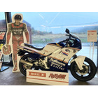「バリバリ伝説」巨摩郡のCB750F実車に跨ろう！最新VRシミュレーターで体感！体験型展示が実施中 画像