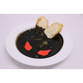 「文豪ストレイドッグス DEAD APPLE（デッドアップル）コラボカフェ」「黒牛煮」（ブラックビーフシチュー） \1,296＋税 (C)2018 朝霧カフカ・春河35/ＫＡＤＯＫＡＷＡ/文豪ストレイドッグスDA製作委員会