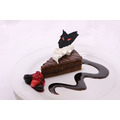 「文豪ストレイドッグス DEAD APPLE（デッドアップル）コラボカフェ」「羅生門」 \1,019＋税 ※第1弾、第2弾共通メニュー (C)2018 朝霧カフカ・春河35/ＫＡＤＯＫＡＷＡ/文豪ストレイドッグスDA製作委員会