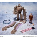 「ロボット兵 FULL ACTION Ver.（MECHANICAL CLEAR）＆ムスカ FULL ACTION Ver.」8,100円（税込）(C) Studio Ghibli