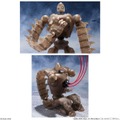 「ロボット兵 FULL ACTION Ver.（MECHANICAL CLEAR）＆ムスカ FULL ACTION Ver.」8,100円（税込）(C) Studio Ghibli