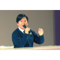 東京国際アニメフェア2013スペシャルステージ「声優アワード・放課後カリキュラム」で熱弁をふるう三ツ矢雄二