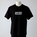 「【ジョジョの奇妙な冒険 黄金の風】×【tk.TAKEO KIKUCHI】 コラボTシャツ / ブチャラティ ボックスロゴ（ブラック）」4,860円（税込／送料・手数料別途）（C）LUCKY LAND COMMUNICATIONS/集英社・ジョジョの奇妙な冒険GW製作委員会