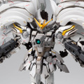 「GUNDAM FIX FIGURATION METAL COMPOSITE ウイングガンダムスノーホワイトプレリュード」販売価格：29,700円（税込）（C）創通・サンライズ