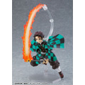 【DX】「figma 竈門炭治郎 DXエディション」10,500円(税込)／【通常版】「figma 竈門炭治郎」7,800円(税込)（C）峠呼世晴／集英社・アニプレックス・ufotable