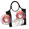 「五等分の花嫁∬ 描き下ろし抱きつかれトートバッグ」各4,400円（税込）（C）春場ねぎ・講談社／「五等分の花嫁∬」製作委員会