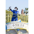 東京ディズニーランドのパレードに登場した新アンバサダーの小笠原美果さん（1日）