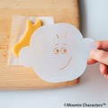 （2）型抜きしたクッキー生地にステンシルをのせ、ココアで顔を描くだけ（C）Moomin Characters