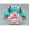 「ねんどろいど 初音ミク 15th Anniversary Ver.」9,400円（税込）Art by 森倉円（C）Crypton Future Media， INC. www.piapro.net