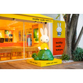 『ミッフィー』「miffy café tokyo」外観Illustrations Dick Bruna （C）copyright Mercis bv,1953-2024 www.miffy.com