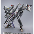 「DX超合金 VF-25F トルネードメサイアバルキリー (早乙女アルト機) リバイバルVer.」33,000円（C）2009 BIGWEST/MACROSS F PROJECT