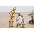 『スター・ウォーズ　エピソード4／新たなる希望』C-3PO（左）とR2-D2　（C）& TM Lucasfilm Ltd. All rights reserved.