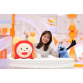 左から）めざましくん、井上清華（フジテレビアナウンサー）、スンスン（C）PUPPET SUNSUNPS committee