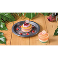 （左）ロビンのハナハナ ミックスベリー・ミニパンケーキ（右）チョッパーのピーチゼリー&パンナコッタ