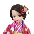 タカラトミーモール限定着物をまとった大人のリカちゃん「プレミアムリカ Kimono 和椿」（C）ＴＯＭＹ