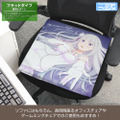 TVアニメ『Re:ゼロから始める異世界生活』「エミリア 両面プリントクッションカバー」使用例（C）長月達平・株式会社KADOKAWA刊／Re:ゼロから始める異世界生活3製作委員会