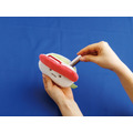 「リラックマ寿司 おすしぬいぐるみポーチ」使用イメージ（C）2025 SAN-X CO., LTD. ALL RIGHTS RESERVED.