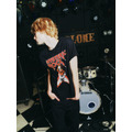 ONE PIECE×HYSTERIC GLAMOUR「NAMI FLYING V Tシャツ」着用イメージ（C）O/S・F・T