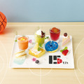 『黒子のバスケ』15th ANNIVERSARY デザートプレート＊ランチョンマット付き¥2,420(税込)