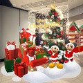 【ディズニーストア】一部店舗でクリスマステーマの店内装飾を実施（C）Disney