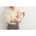 サンエックス「Makeup Rilakkuma ぬいぐるみ」コリラックマ　使用イメージ（C）2025 SAN-X CO., LTD. ALL RIGHTS RESERVED.
