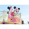 ディズニー、和服姿のミッキー＆ミニーが新年のごあいさつ！新アンバサダー就任のお披露目もサプライズで