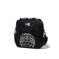 ニューエラ『ドラえもん』オリジナルコレクション新作「Square Shoulder Pouch」