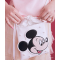 Areeam Disney Collection「Mickey＆Minnie」ミッキー/フェイスポシェット（Off White）使用イメージ