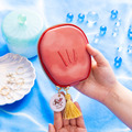 ウロコ型のアクセサリーポーチ　2,750円