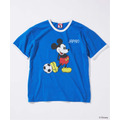 JOURNAL STANDARD「MICKEY MOUSE / ミッキー マウス 別注 サッカー プリント Tシャツ ブルー」