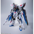 「METAL BUILD ストライクフリーダムガンダム ＜リバイバル版＞」