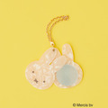 【miffy】フェイス型シェル調スライドミラーチャーム ¥3,480（税込）