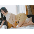 　「花岩香奈 1st写真集」先行カット